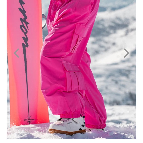 Men’s/UNISEX Pink Cargo Snow Pants - Picture 1 of 5